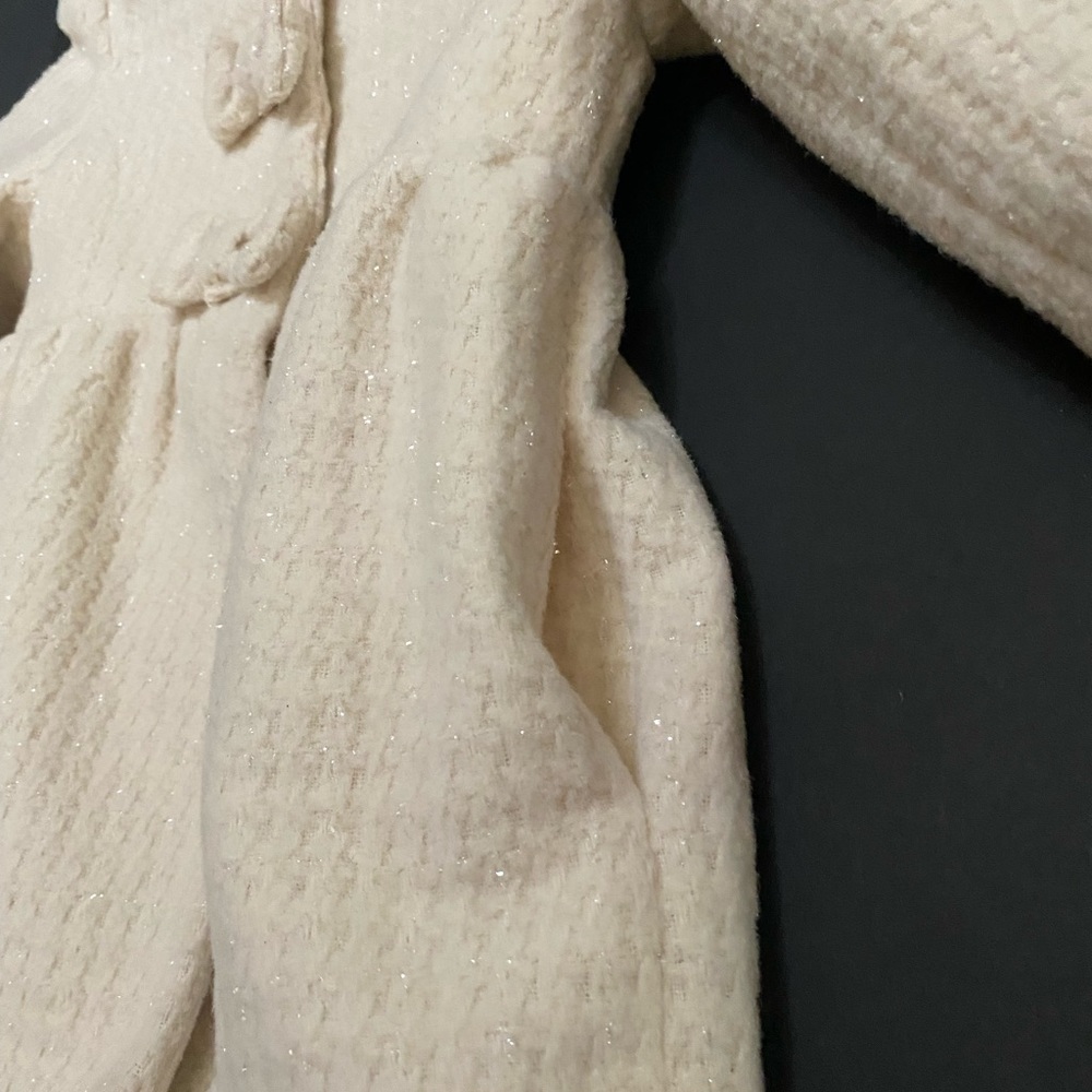 Little Girls Adorable Cream Coat - Picture 10 of 13